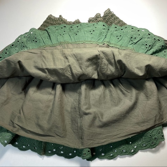Olive green circle mini skirt with eyelet trim size S - Picture 5 of 9